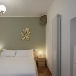 Vegetti Twin Apartments By Wonderful Italy